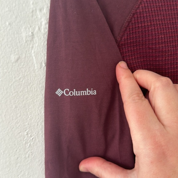 NWOT Columbia Scoop Neck Waffle Maroon Long Sleeved Henley Sz Large - Picture 5 of 7